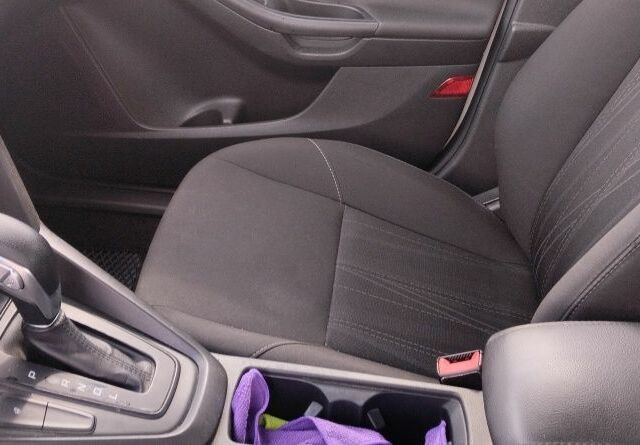 Сірий Форд Фокус, об'ємом двигуна 2 л та пробігом 142 тис. км за 8999 $, фото 12 на Automoto.ua