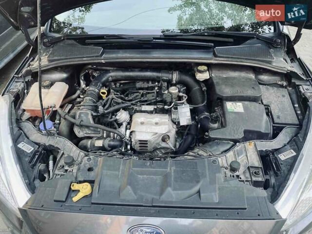 Сірий Форд Фокус, об'ємом двигуна 1 л та пробігом 157 тис. км за 8900 $, фото 5 на Automoto.ua