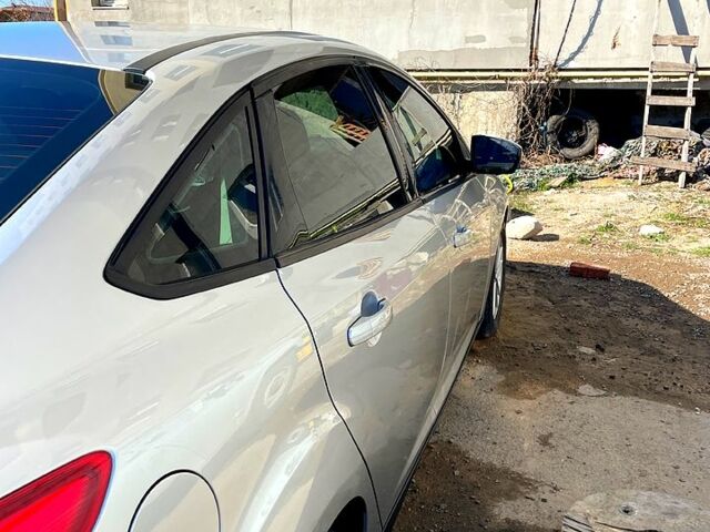 Серый Форд Фокус, объемом двигателя 2 л и пробегом 83 тыс. км за 9600 $, фото 6 на Automoto.ua