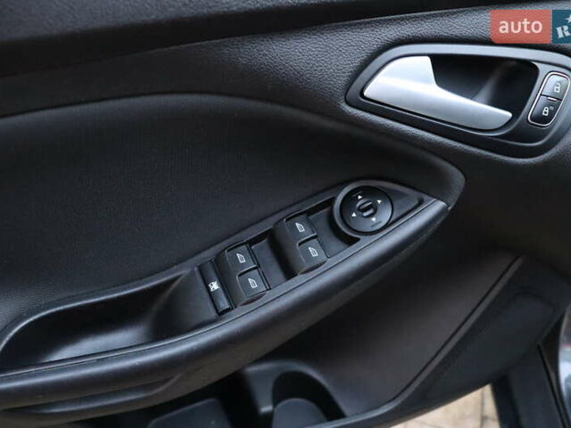 Серый Форд Фокус, объемом двигателя 2 л и пробегом 116 тыс. км за 7800 $, фото 12 на Automoto.ua