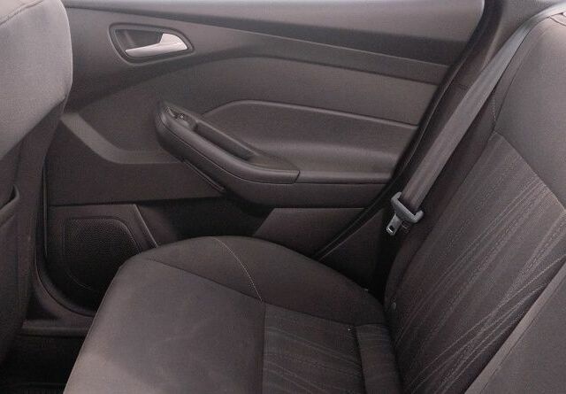 Сірий Форд Фокус, об'ємом двигуна 2 л та пробігом 142 тис. км за 8999 $, фото 13 на Automoto.ua