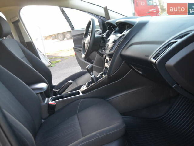 Сірий Форд Фокус, об'ємом двигуна 1 л та пробігом 125 тис. км за 6250 $, фото 59 на Automoto.ua