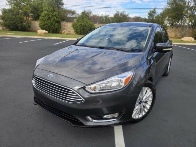 Сірий Форд Фокус, об'ємом двигуна 2 л та пробігом 54 тис. км за 3900 $, фото 2 на Automoto.ua