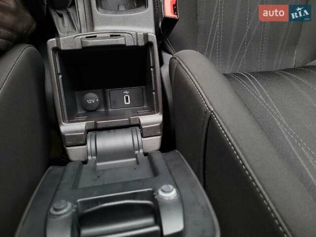 Сірий Форд Фокус, об'ємом двигуна 2 л та пробігом 152 тис. км за 9000 $, фото 21 на Automoto.ua