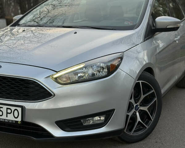 Сірий Форд Фокус, об'ємом двигуна 2 л та пробігом 135 тис. км за 9000 $, фото 1 на Automoto.ua