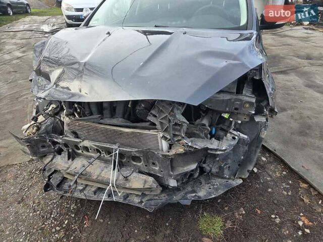 Сірий Форд Фокус, об'ємом двигуна 2 л та пробігом 160 тис. км за 2600 $, фото 6 на Automoto.ua
