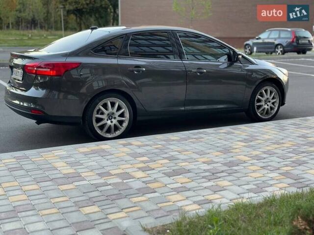 Серый Форд Фокус, объемом двигателя 2.01 л и пробегом 72 тыс. км за 8000 $, фото 4 на Automoto.ua