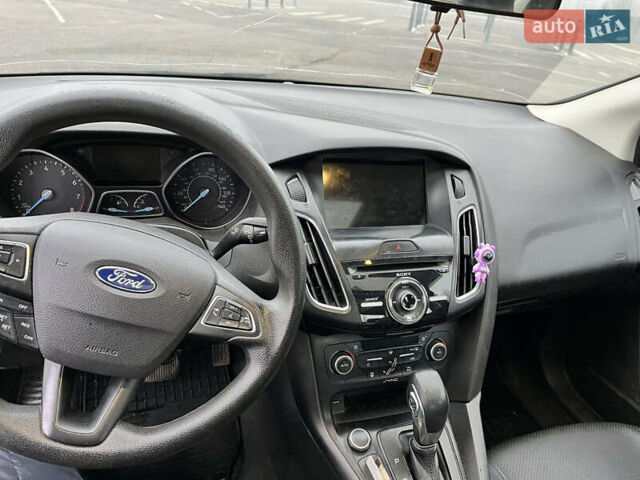 Серый Форд Фокус, объемом двигателя 2 л и пробегом 200 тыс. км за 8000 $, фото 2 на Automoto.ua