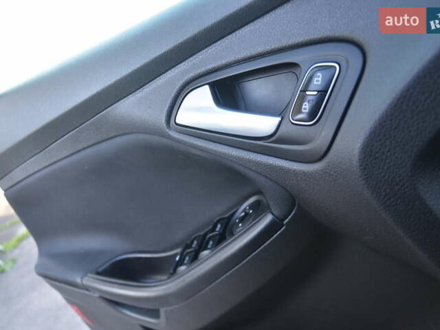 Сірий Форд Фокус, об'ємом двигуна 1 л та пробігом 125 тис. км за 6250 $, фото 44 на Automoto.ua