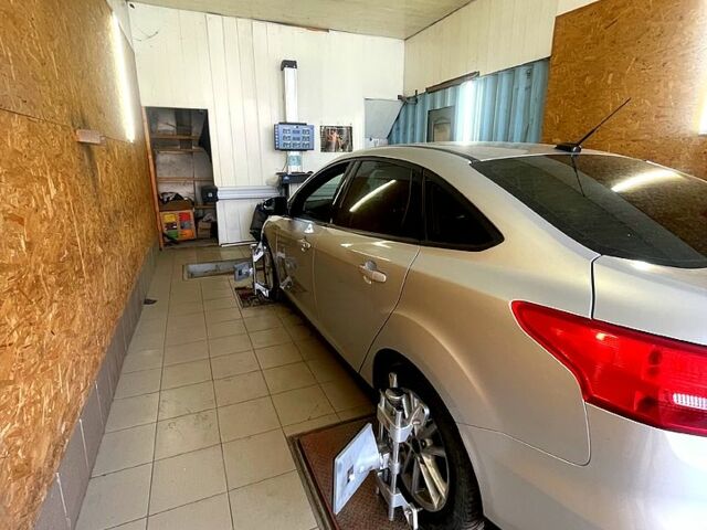 Серый Форд Фокус, объемом двигателя 2 л и пробегом 83 тыс. км за 9600 $, фото 9 на Automoto.ua