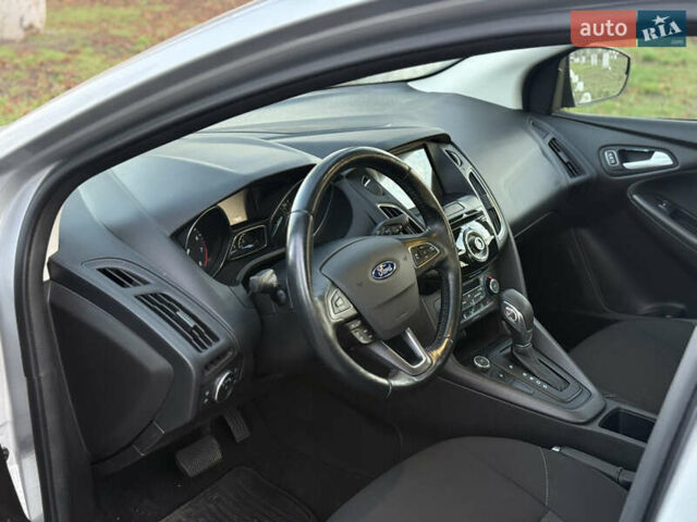 Сірий Форд Фокус, об'ємом двигуна 2 л та пробігом 135 тис. км за 9000 $, фото 13 на Automoto.ua