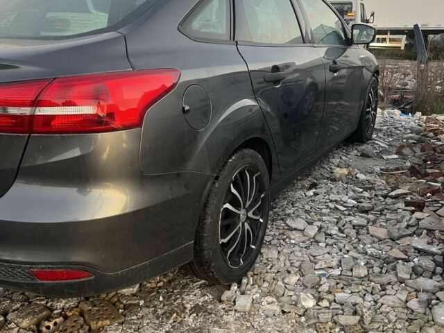 Серый Форд Фокус, объемом двигателя 2 л и пробегом 140 тыс. км за 4600 $, фото 5 на Automoto.ua