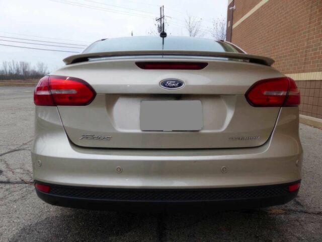 Серый Форд Фокус, объемом двигателя 2 л и пробегом 67 тыс. км за 8200 $, фото 5 на Automoto.ua