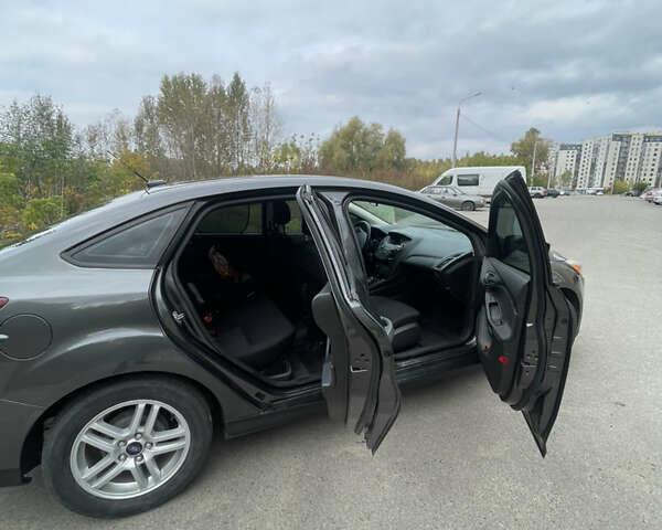 Серый Форд Фокус, объемом двигателя 2 л и пробегом 95 тыс. км за 8500 $, фото 8 на Automoto.ua