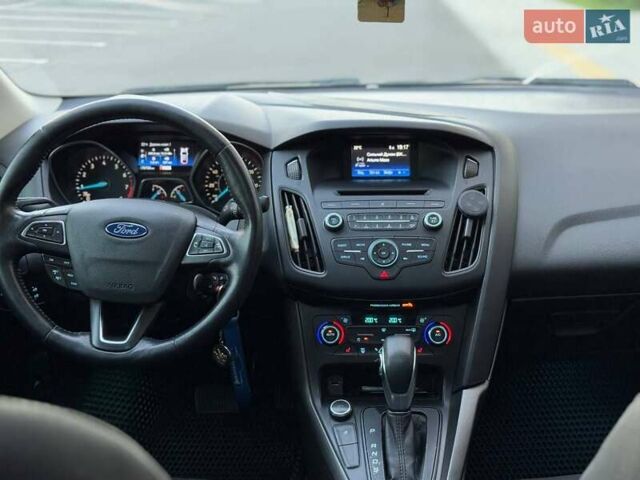Серый Форд Фокус, объемом двигателя 2.01 л и пробегом 72 тыс. км за 8000 $, фото 11 на Automoto.ua