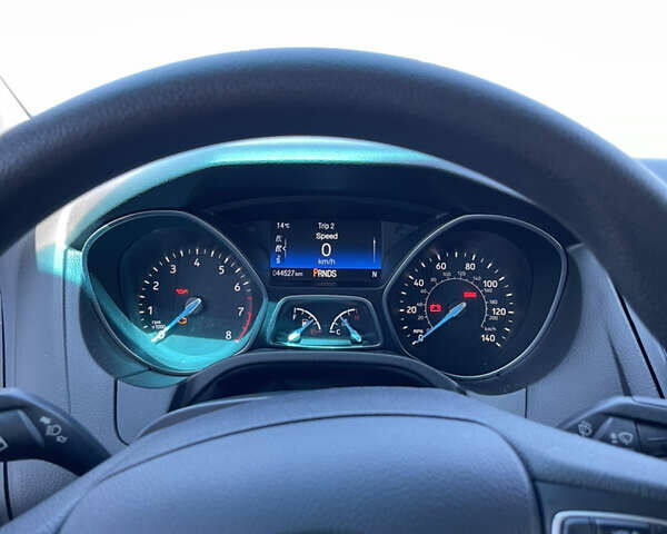 Серый Форд Фокус, объемом двигателя 1 л и пробегом 60 тыс. км за 9200 $, фото 10 на Automoto.ua