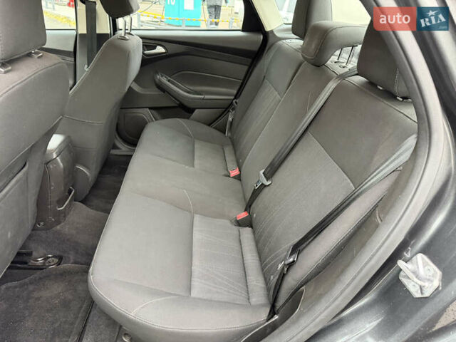 Сірий Форд Фокус, об'ємом двигуна 2 л та пробігом 74 тис. км за 10500 $, фото 13 на Automoto.ua