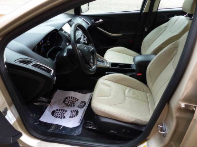 Серый Форд Фокус, объемом двигателя 2 л и пробегом 67 тыс. км за 8200 $, фото 7 на Automoto.ua