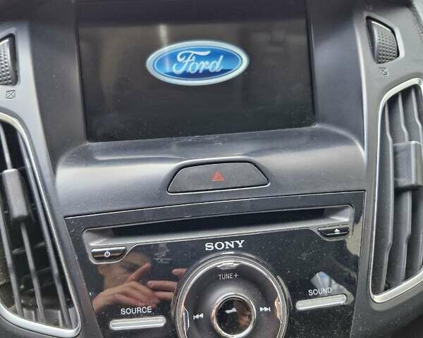 Серый Форд Фокус, объемом двигателя 2 л и пробегом 99 тыс. км за 10300 $, фото 8 на Automoto.ua