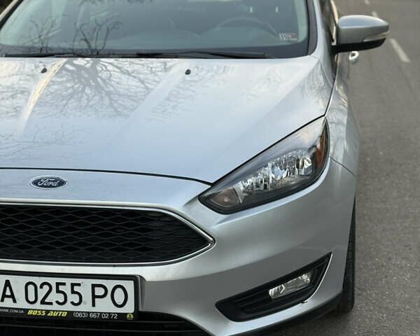 Сірий Форд Фокус, об'ємом двигуна 2 л та пробігом 135 тис. км за 9000 $, фото 6 на Automoto.ua