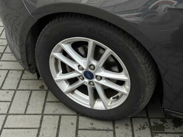 Серый Форд Фокус, объемом двигателя 1 л и пробегом 105 тыс. км за 6990 $, фото 3 на Automoto.ua