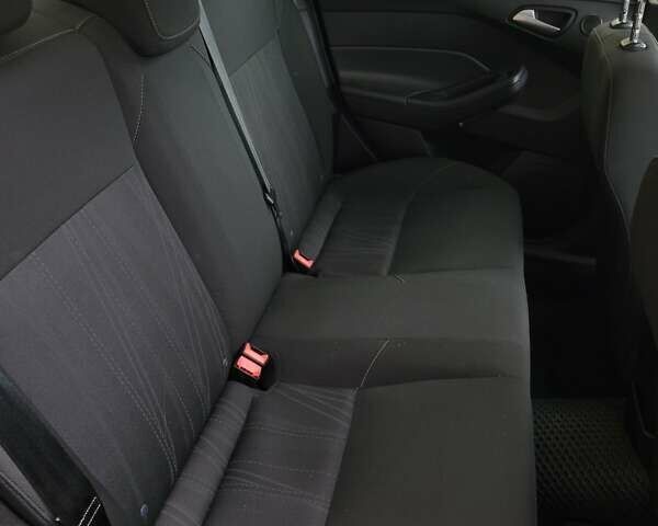 Сірий Форд Фокус, об'ємом двигуна 2 л та пробігом 152 тис. км за 9000 $, фото 23 на Automoto.ua