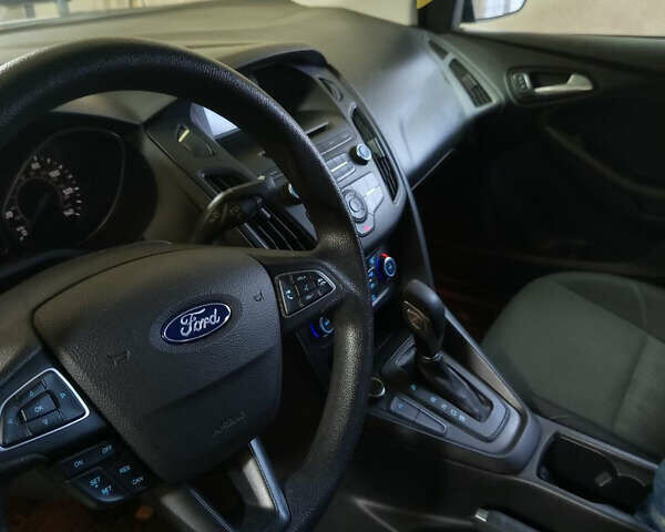 Серый Форд Фокус, объемом двигателя 1 л и пробегом 75 тыс. км за 8200 $, фото 5 на Automoto.ua