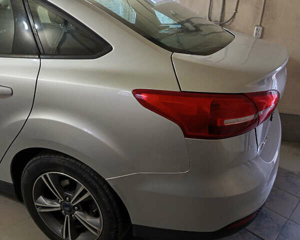 Серый Форд Фокус, объемом двигателя 1 л и пробегом 75 тыс. км за 8200 $, фото 2 на Automoto.ua