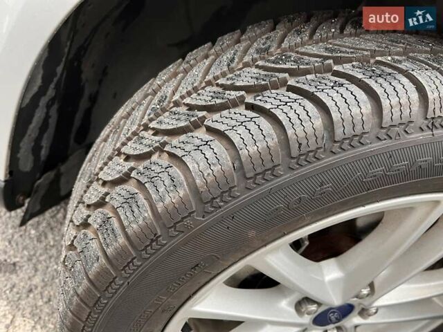 Сірий Форд Фокус, об'ємом двигуна 2 л та пробігом 154 тис. км за 9000 $, фото 6 на Automoto.ua