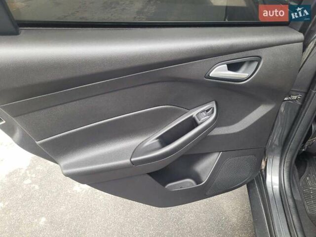 Серый Форд Фокус, объемом двигателя 2 л и пробегом 140 тыс. км за 8500 $, фото 1 на Automoto.ua