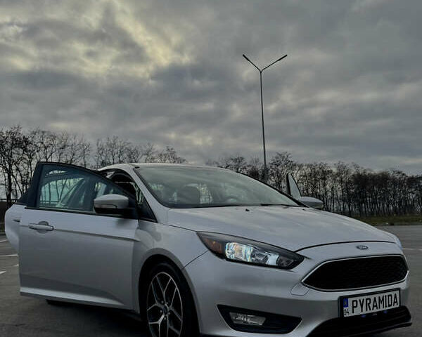 Серый Форд Фокус, объемом двигателя 2 л и пробегом 117 тыс. км за 10000 $, фото 9 на Automoto.ua