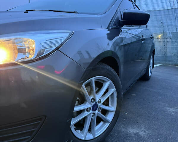 Сірий Форд Фокус, об'ємом двигуна 2 л та пробігом 82 тис. км за 8700 $, фото 4 на Automoto.ua