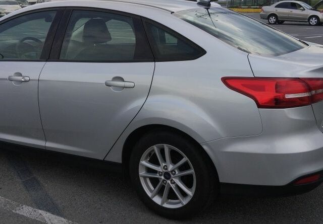 Сірий Форд Фокус, об'ємом двигуна 2 л та пробігом 142 тис. км за 8999 $, фото 5 на Automoto.ua