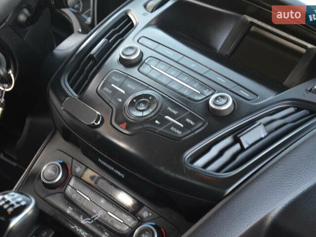 Сірий Форд Фокус, об'ємом двигуна 1 л та пробігом 125 тис. км за 6250 $, фото 56 на Automoto.ua