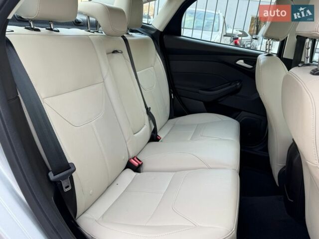 Сірий Форд Фокус, об'ємом двигуна 2 л та пробігом 207 тис. км за 9599 $, фото 13 на Automoto.ua