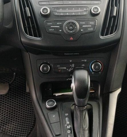 Сірий Форд Фокус, об'ємом двигуна 2 л та пробігом 142 тис. км за 8999 $, фото 15 на Automoto.ua