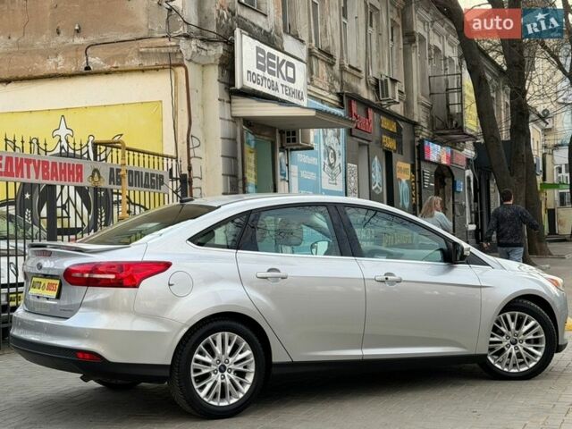 Сірий Форд Фокус, об'ємом двигуна 2 л та пробігом 207 тис. км за 9599 $, фото 3 на Automoto.ua