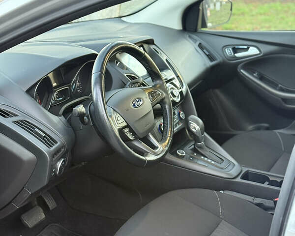 Сірий Форд Фокус, об'ємом двигуна 2 л та пробігом 135 тис. км за 9000 $, фото 12 на Automoto.ua