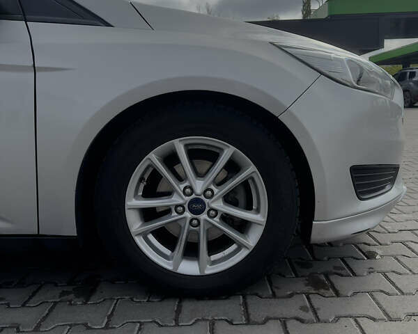 Форд Фокус 2017 в Кременчуге на Automoto.ua Серый Форд Фокус, объемом двигателя 2 л и пробегом 76 тыс. км за 9000 $, фото 6 на Automoto.ua
