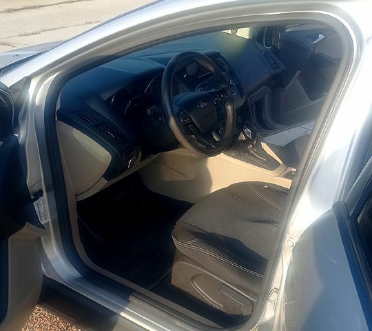 Сірий Форд Фокус, об'ємом двигуна 1 л та пробігом 170 тис. км за 7500 $, фото 6 на Automoto.ua