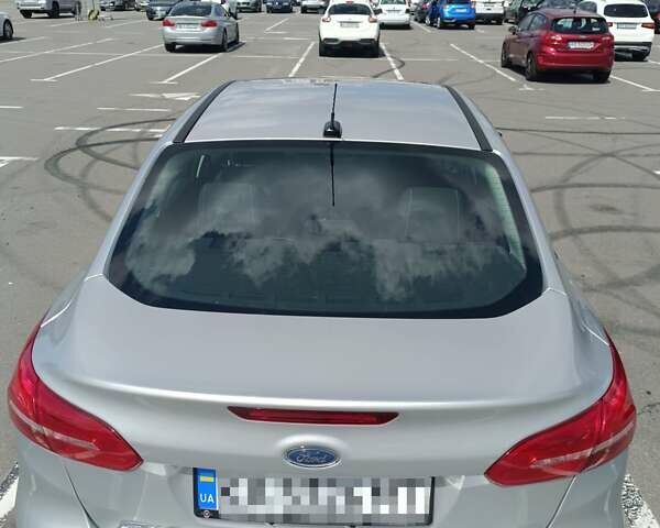 Сірий Форд Фокус, об'ємом двигуна 1 л та пробігом 123 тис. км за 10350 $, фото 2 на Automoto.ua
