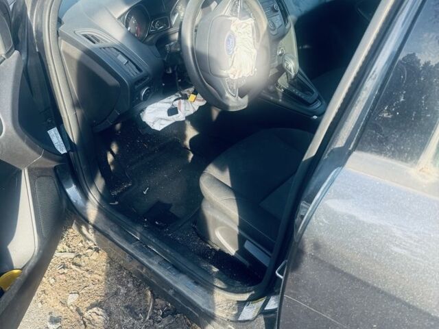 Сірий Форд Фокус, об'ємом двигуна 2 л та пробігом 66 тис. км за 5486 $, фото 5 на Automoto.ua