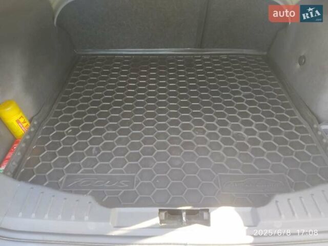 Форд Фокус 2017 в Сумах на Automoto.ua Серый Форд Фокус, объемом двигателя 2.01 л и пробегом 146 тыс. км за 9700 $, фото 16 на Automoto.ua