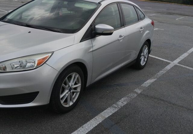 Сірий Форд Фокус, об'ємом двигуна 2 л та пробігом 142 тис. км за 8999 $, фото 3 на Automoto.ua