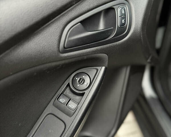 Серый Форд Фокус, объемом двигателя 2 л и пробегом 112 тыс. км за 8500 $, фото 16 на Automoto.ua