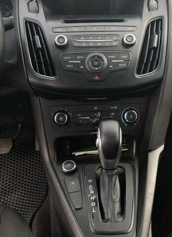 Сірий Форд Фокус, об'ємом двигуна 2 л та пробігом 143 тис. км за 8999 $, фото 5 на Automoto.ua