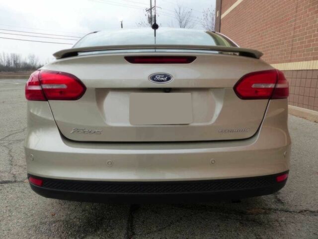 Серый Форд Фокус, объемом двигателя 2 л и пробегом 68 тыс. км за 7500 $, фото 4 на Automoto.ua