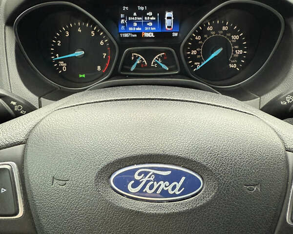 Сірий Форд Фокус, об'ємом двигуна 2 л та пробігом 119 тис. км за 8500 $, фото 5 на Automoto.ua