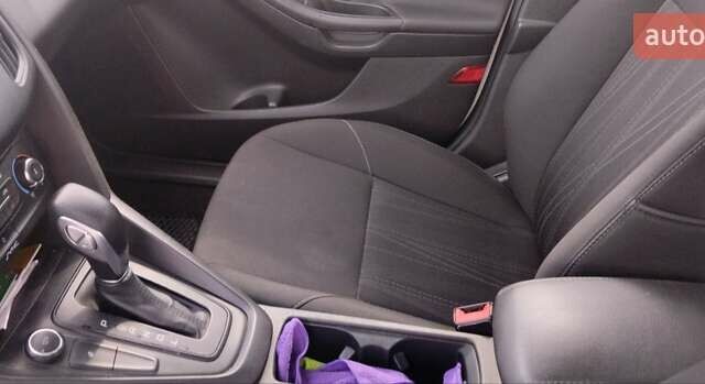 Серый Форд Фокус, объемом двигателя 2 л и пробегом 143 тыс. км за 9999 $, фото 1 на Automoto.ua