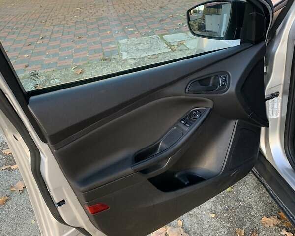 Серый Форд Фокус, объемом двигателя 2 л и пробегом 115 тыс. км за 7950 $, фото 9 на Automoto.ua